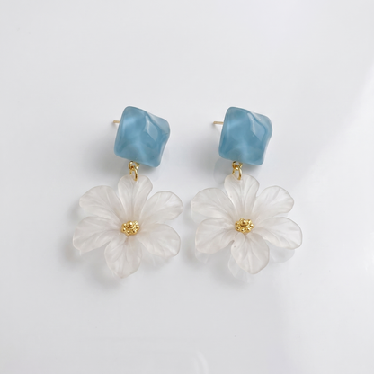 Sunoire women s fashion 925 silver drop earrings elegant summer flower design blue geometric beads frosted petals lightweight stylish 01 flatlay blue
