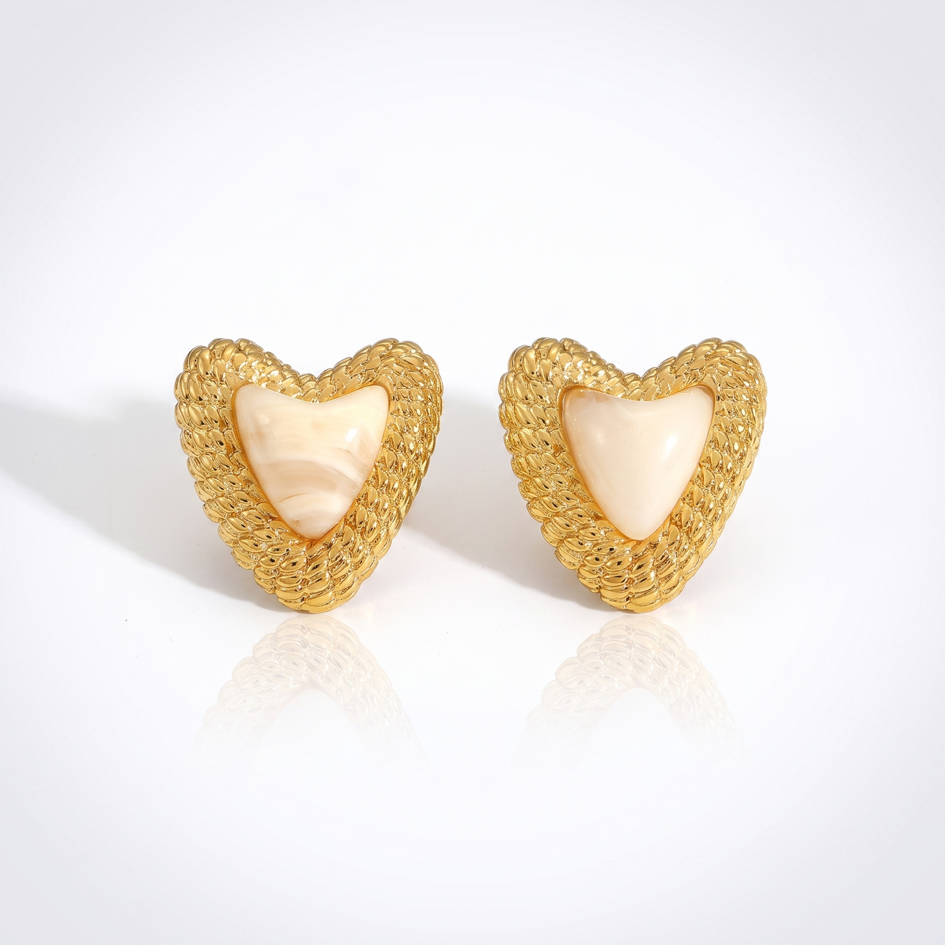 Sunoire european and american women 18k high quality gold earrings creative irregular pendant leaf earring fashion personalized jewelry 01 flatlay cream