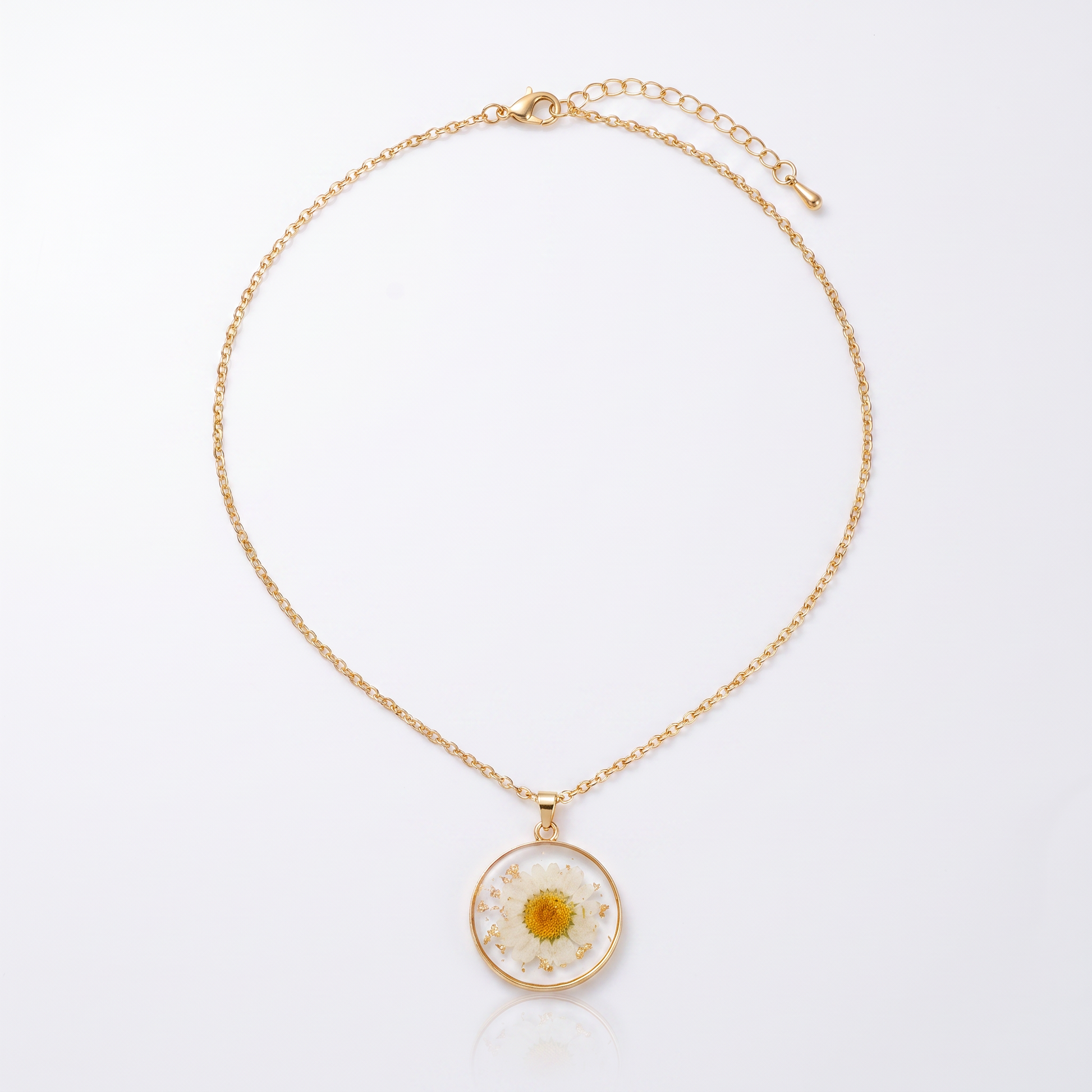 Sunoire cheap bulk chain fashion circular resin dried flower 18k gold plated jewelry pendant necklace by roll 01 flatlay gold