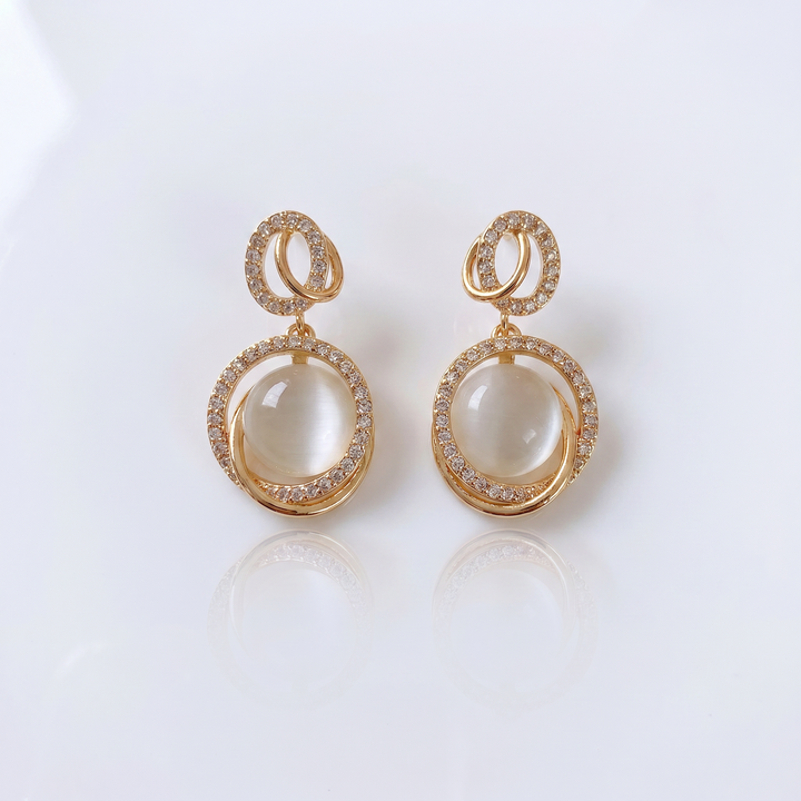 Sunoire new wholesale 925 silver needle alloy stereo geometry cat eye female stud temperament fashion earrings 01 flatlay gold
