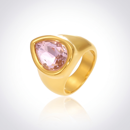 Sunoire wholesale luxury 18k gold stainless steel fashion rings for women water drop shaped czech diamond zircon jewelry 01 flatlay goldpink