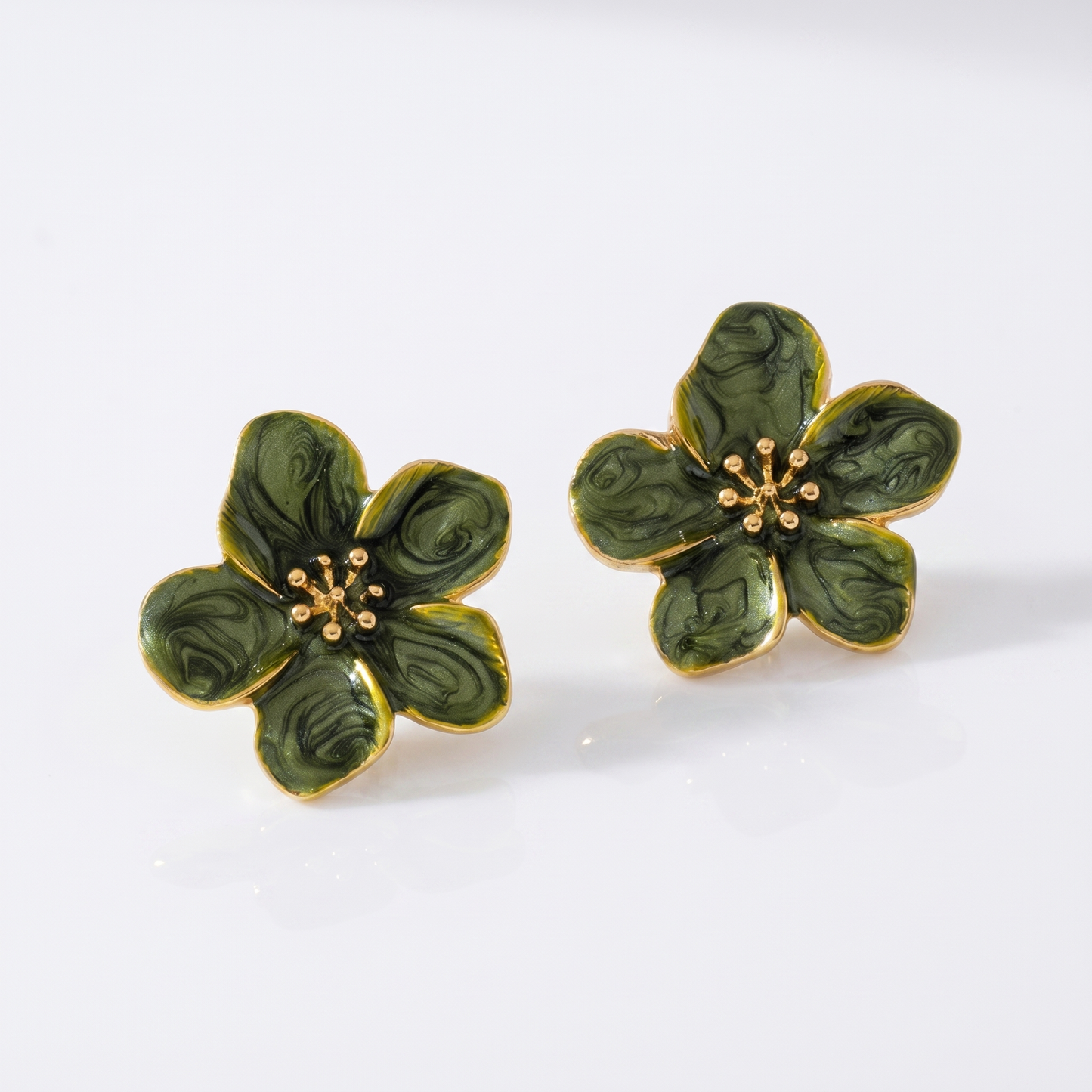Sunoire new arrival summer atmosphere simple temperament gold plated earrings fashion oil drop flower stud earrings gifts for women 01 flatlay green
