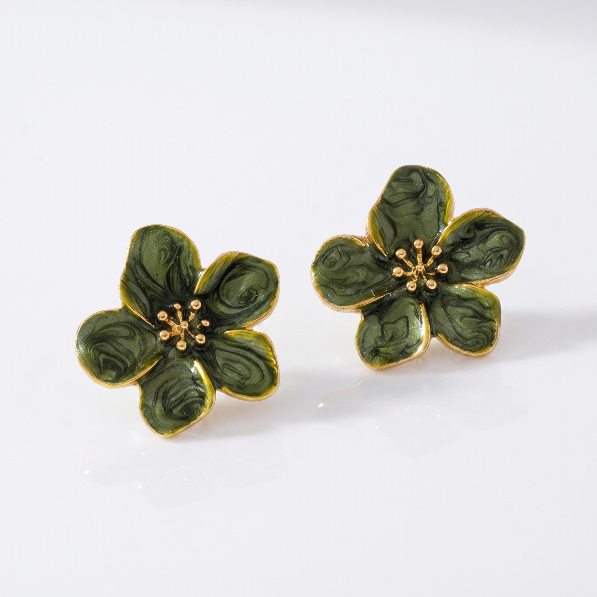 Sunoire new arrival summer atmosphere simple temperament gold plated earrings fashion oil drop flower stud earrings gifts for women 01 flatlay green