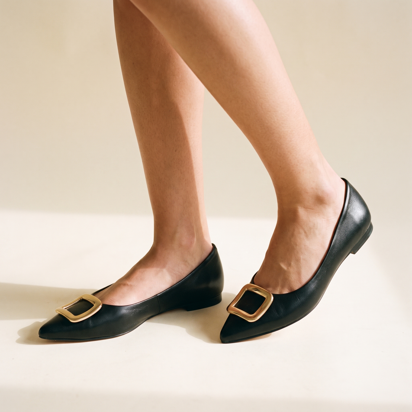 Sunoire adele black flats 01 three quarter black