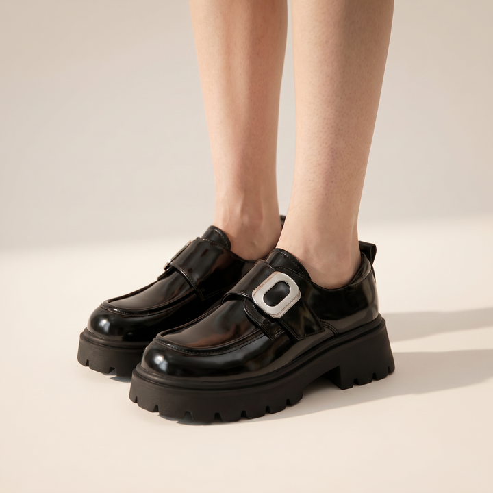 Sunoire lola black loafers 01 three quarter black