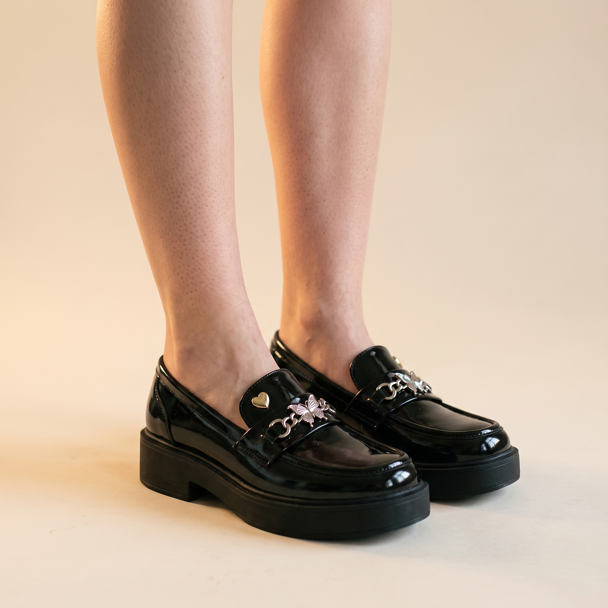 Sunoire ronna black loafers 01 three quarter black