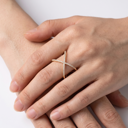 Sunoire unique fashion wholesale 925 sterling silver luxury minimalist x shape hollow out pave zircon ring fine jewelry rings for girls 02 model wearing 18k gold