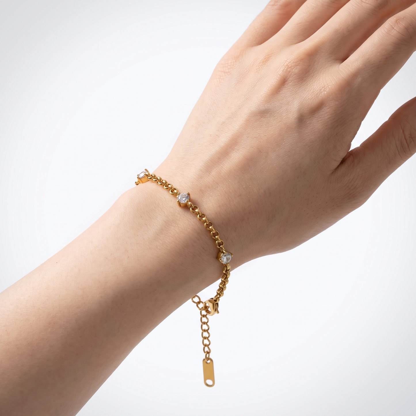 Sunoire jd women minimalist multi bracelet 18k gold round white zircon cross chain bracelet stackable jewelry gift 02 model wearing station chain