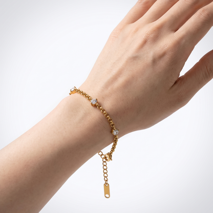 Sunoire jd women minimalist multi bracelet 18k gold round white zircon cross chain bracelet stackable jewelry gift 02 model wearing station chain