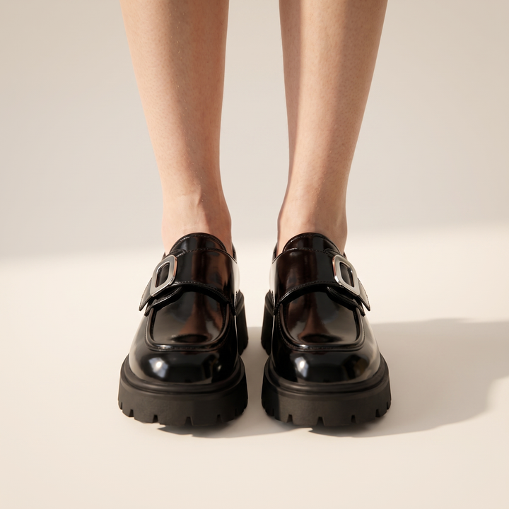 Sunoire lola black loafers 02 worn hero black