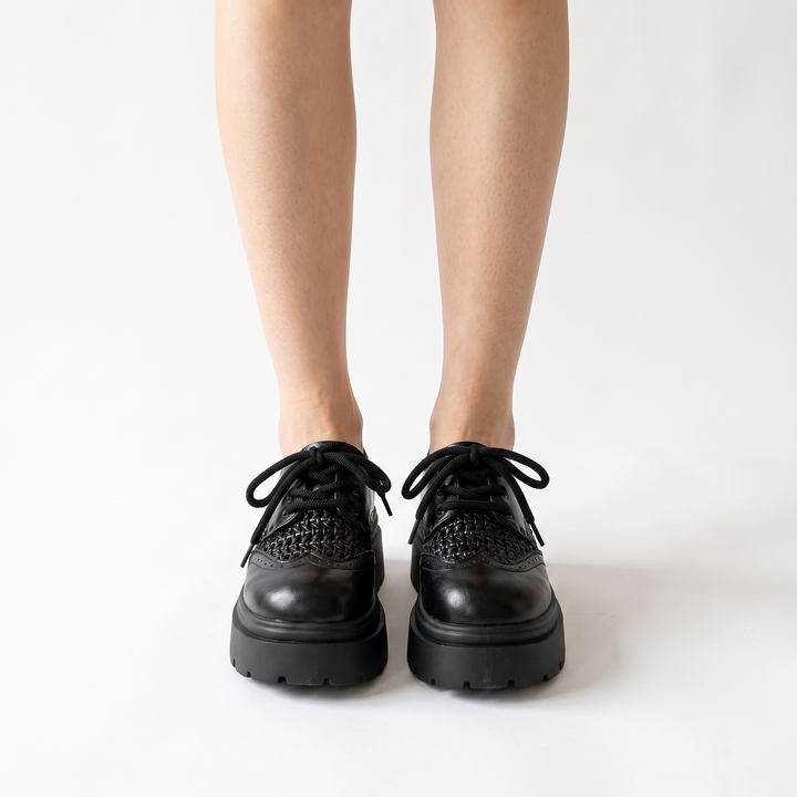 Sunoire caprice black lace up shoes 02 worn hero black
