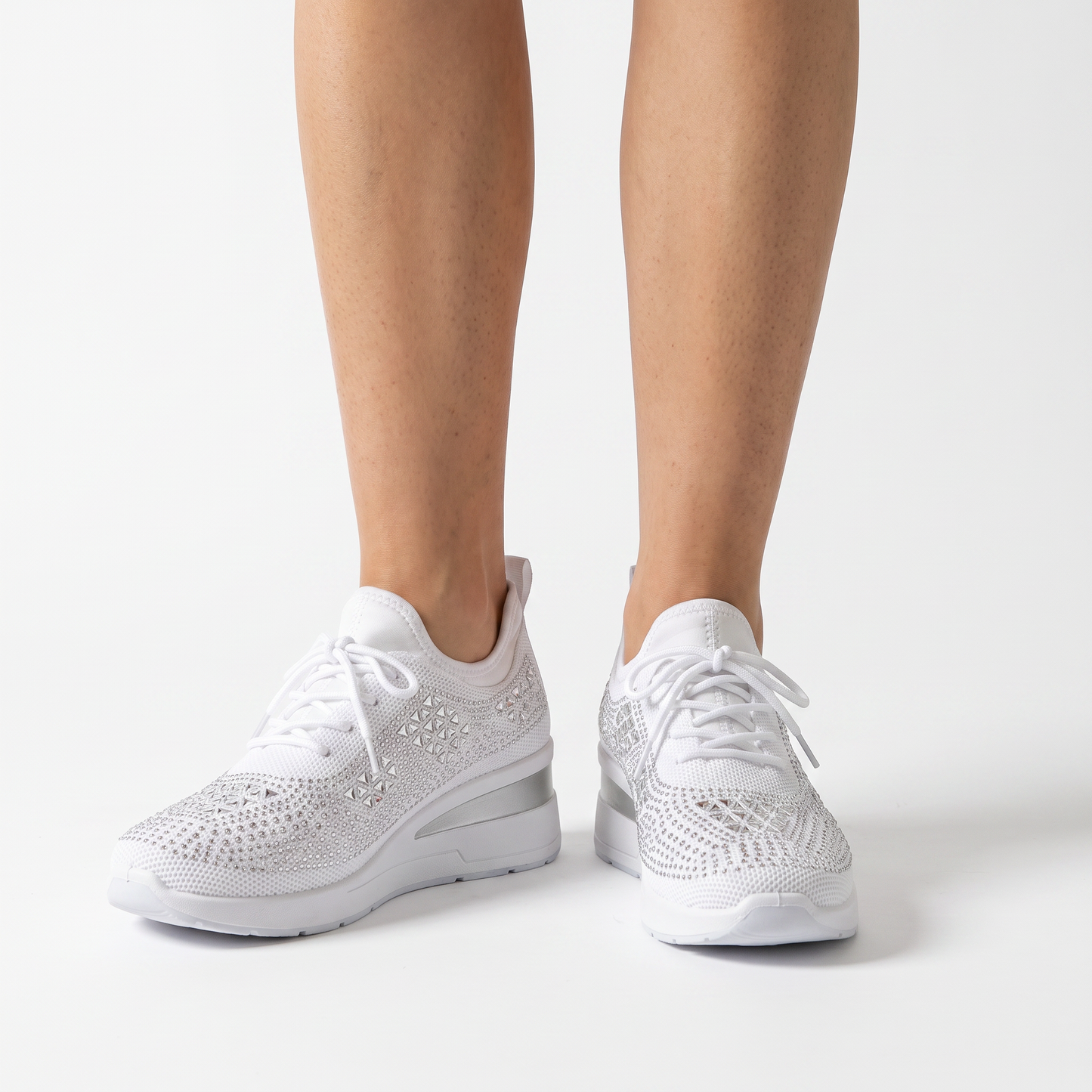 Sunoire alicia shoes 02 worn hero white