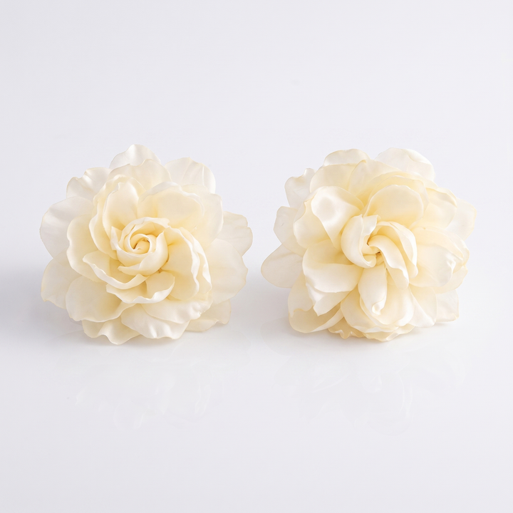 Sunoire exaggerated design big fabric flower earrings for women fashion niche artistic style simulation flower statement earrings 03 flatlay beige