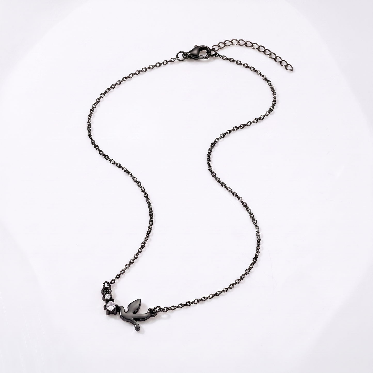 Sunoire wholesale vintage style 18k gold plated o shape chain fashion peace dove pendant necklace stainless steel jewelry for women gift 03 flatlay black