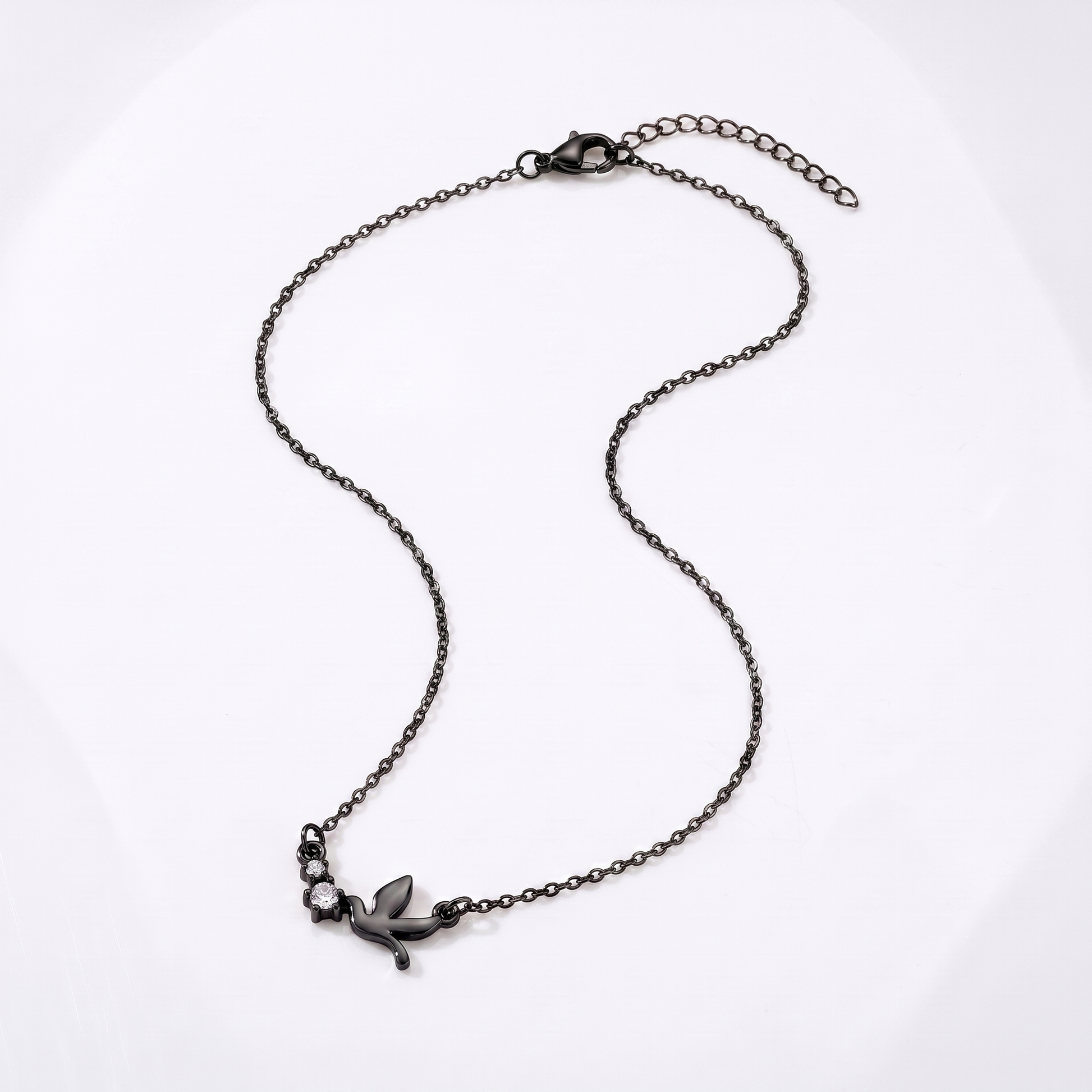 Sunoire wholesale vintage style 18k gold plated o shape chain fashion peace dove pendant necklace stainless steel jewelry for women gift 03 flatlay black