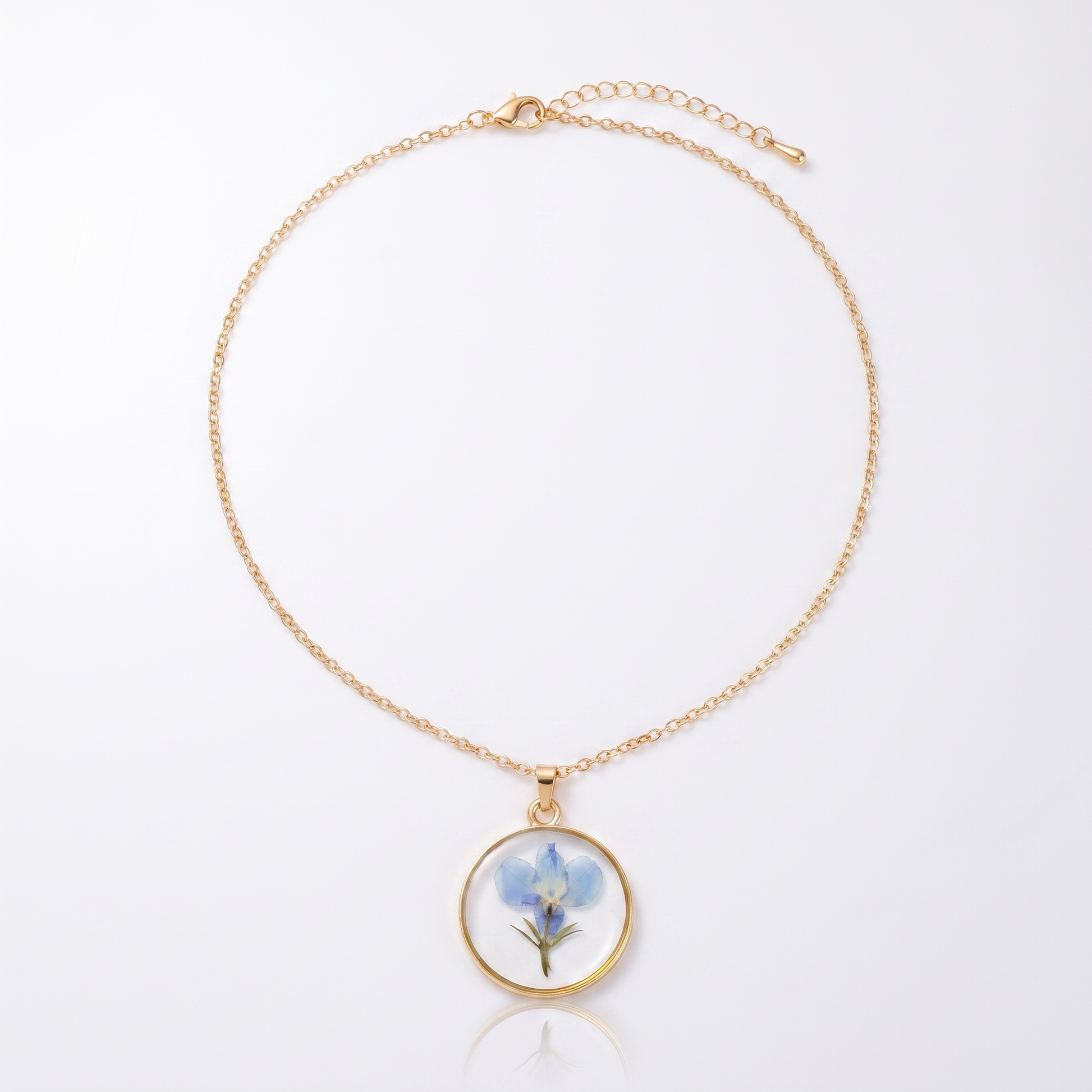 Sunoire non tarnish 18k gold plated korean bohemian pastoral small fragmented fashion dried flower charms pendant necklace for women 03 flatlay round blue larkspur