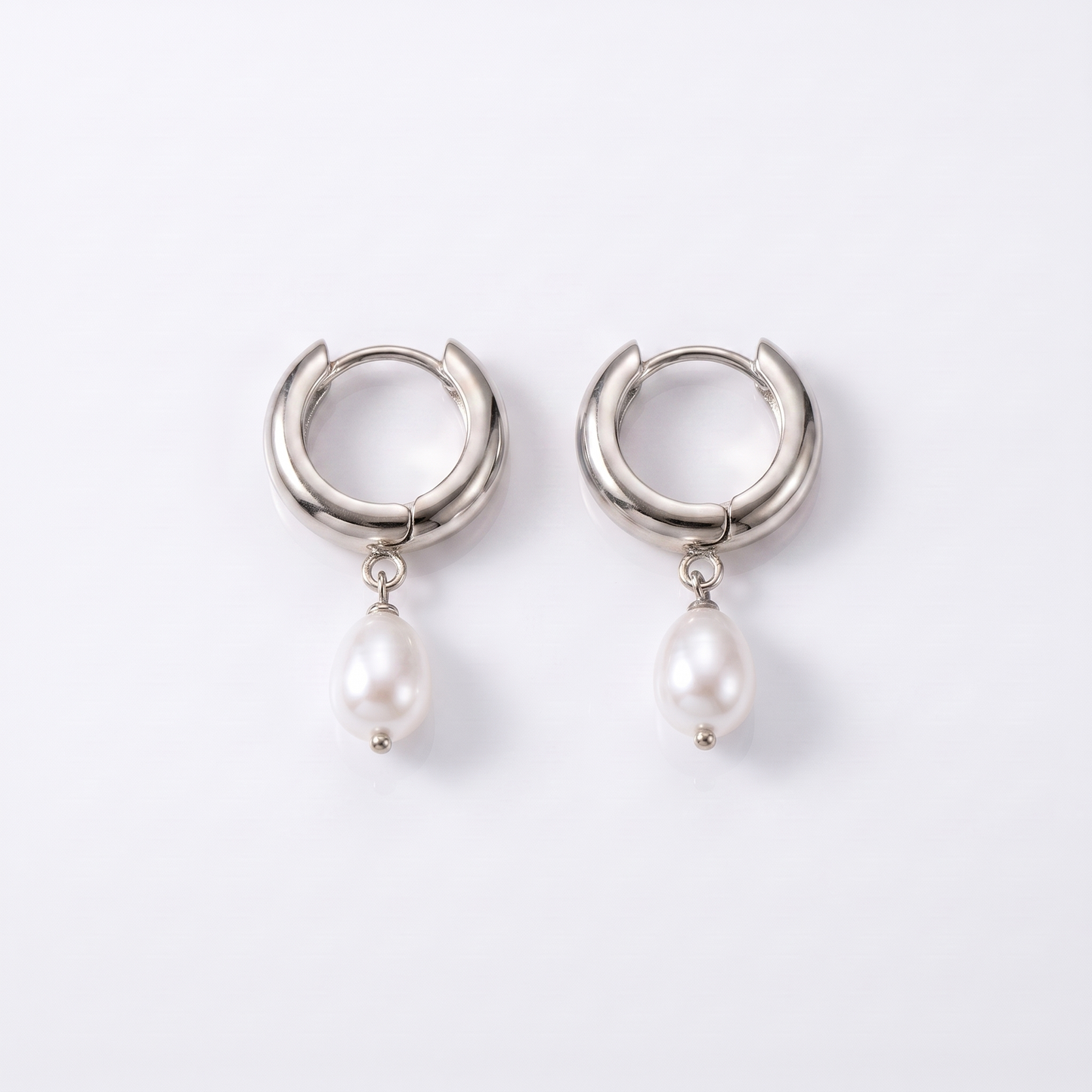 Sunoire emanco earring wholesale vintage glamorous irregular pendant earrings natural freshwater pearls casual luxury gift earrings 03 flatlay silver