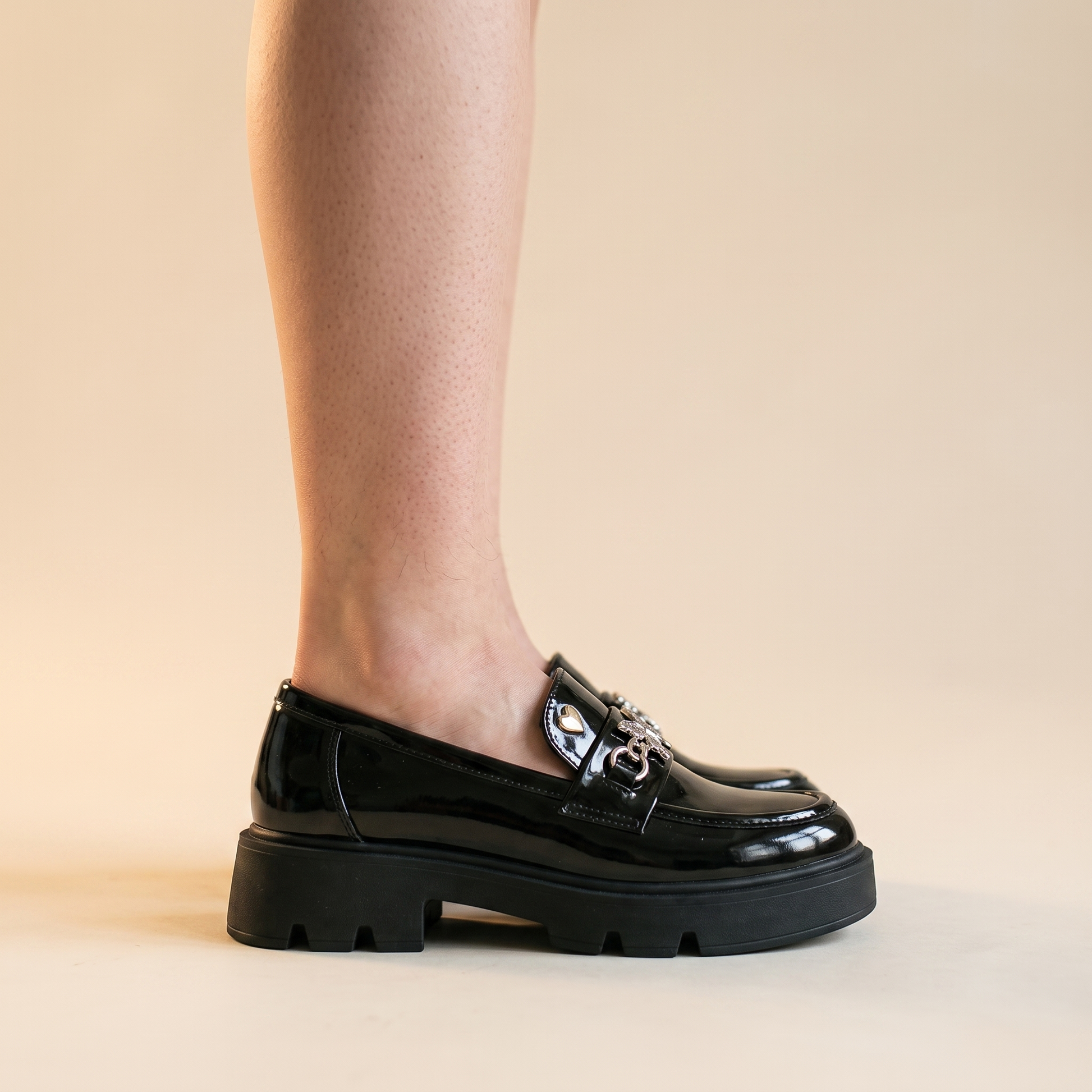 Sunoire ronna black loafers 03 side profile black