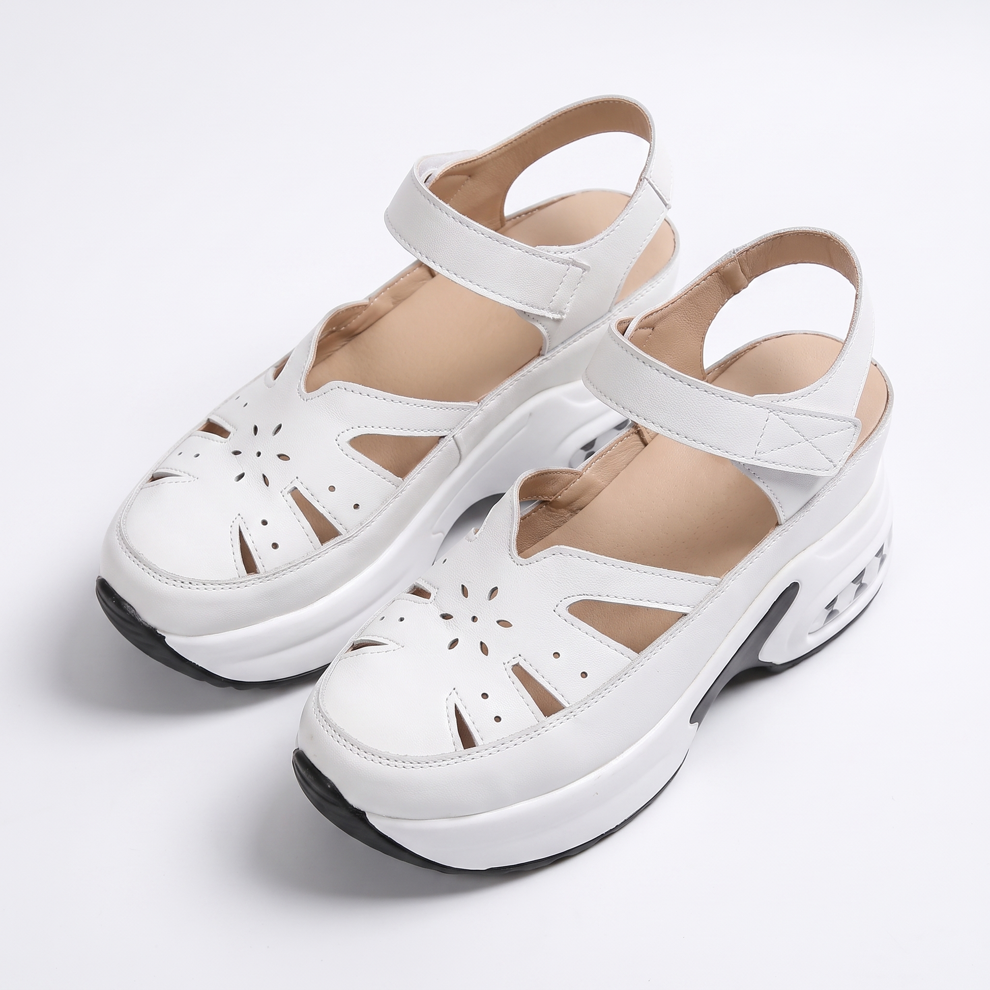 Sunoire laura shoe 04 pair flatlay white
