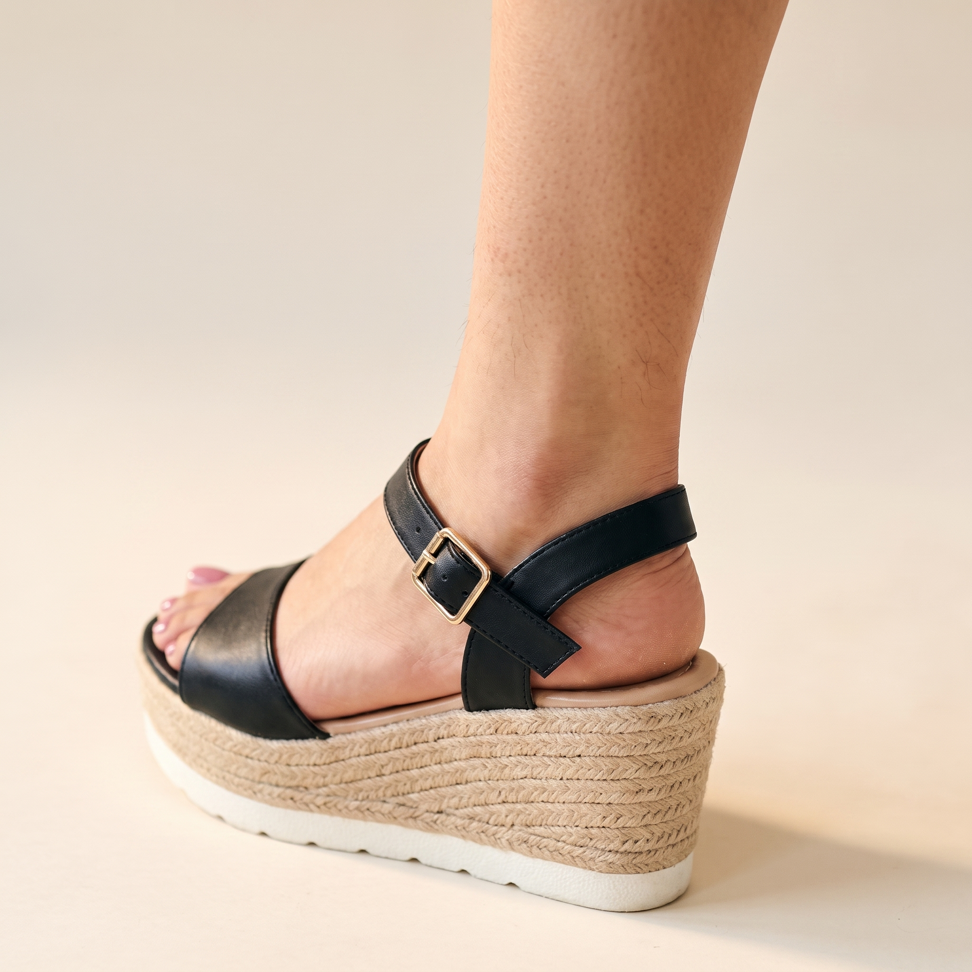 Sunoire adjustable wedge sandals 04 worn detail black