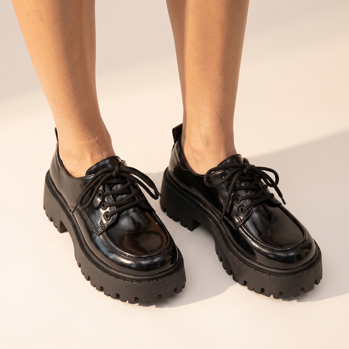 Sunoire lola black lace loafers 04 worn detail black