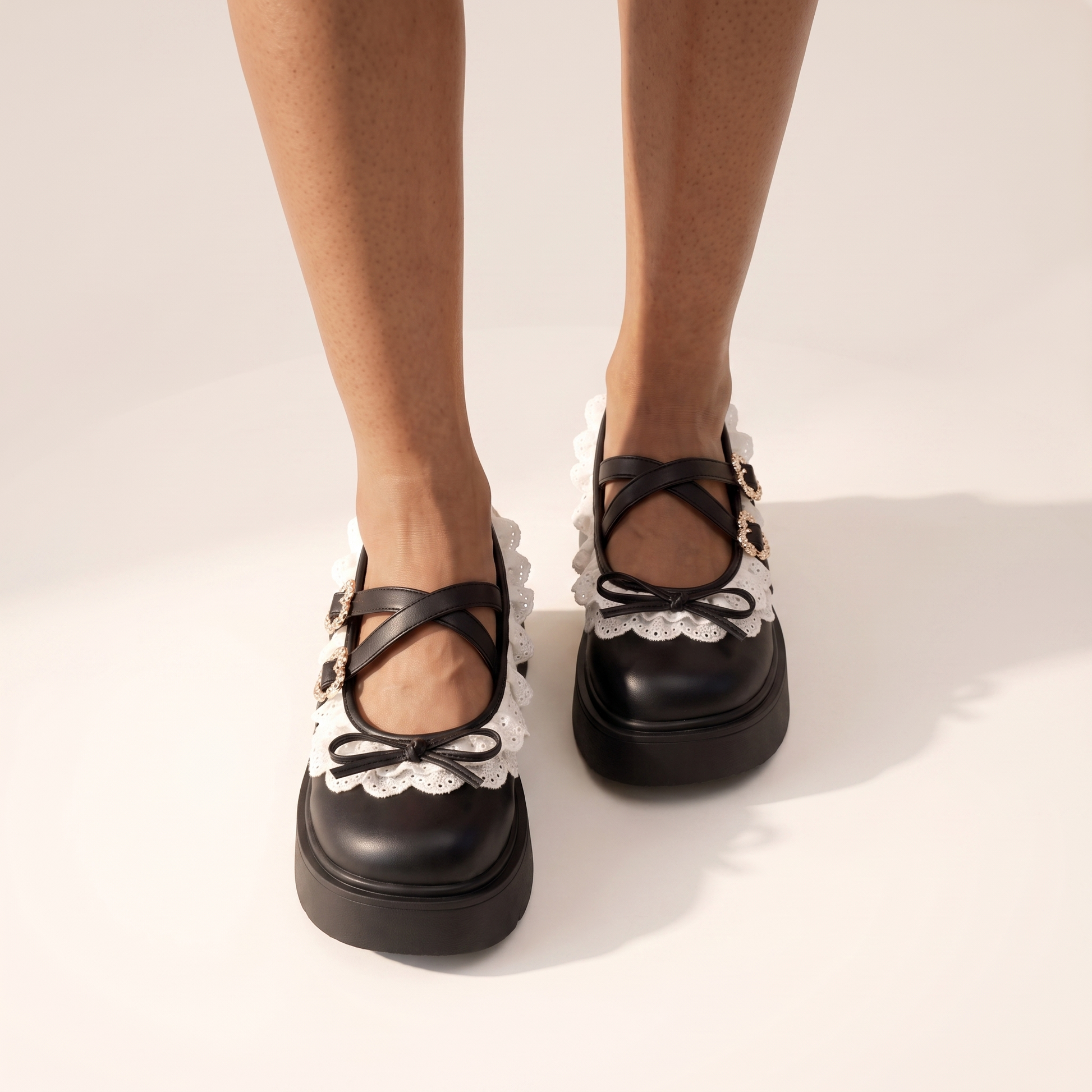Sunoire arielle black shoes 04 worn detail black