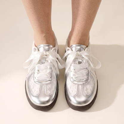 Sunoire gentry white lace flats 04 worn detail silver