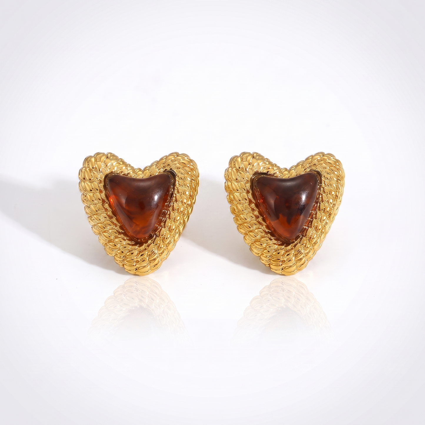 Sunoire european and american women 18k high quality gold earrings creative irregular pendant leaf earring fashion personalized jewelry 05 flatlay amber