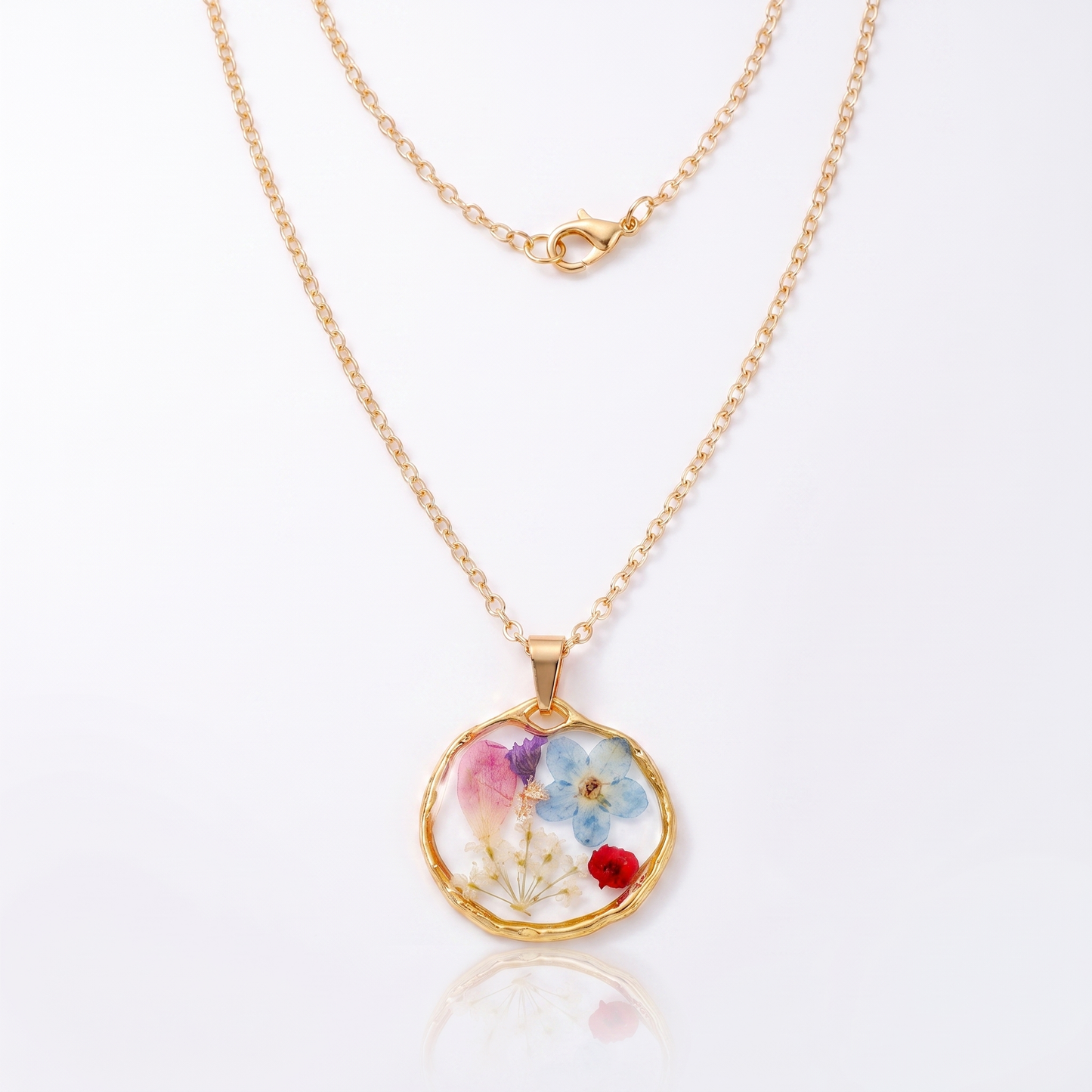 Sunoire non tarnish 18k gold plated korean bohemian pastoral small fragmented fashion dried flower charms pendant necklace for women 08 flatlay round forget me not