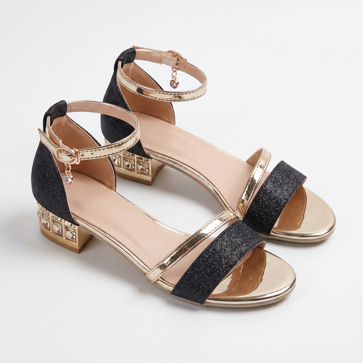 Sunoire alison 08 pair flatlay black