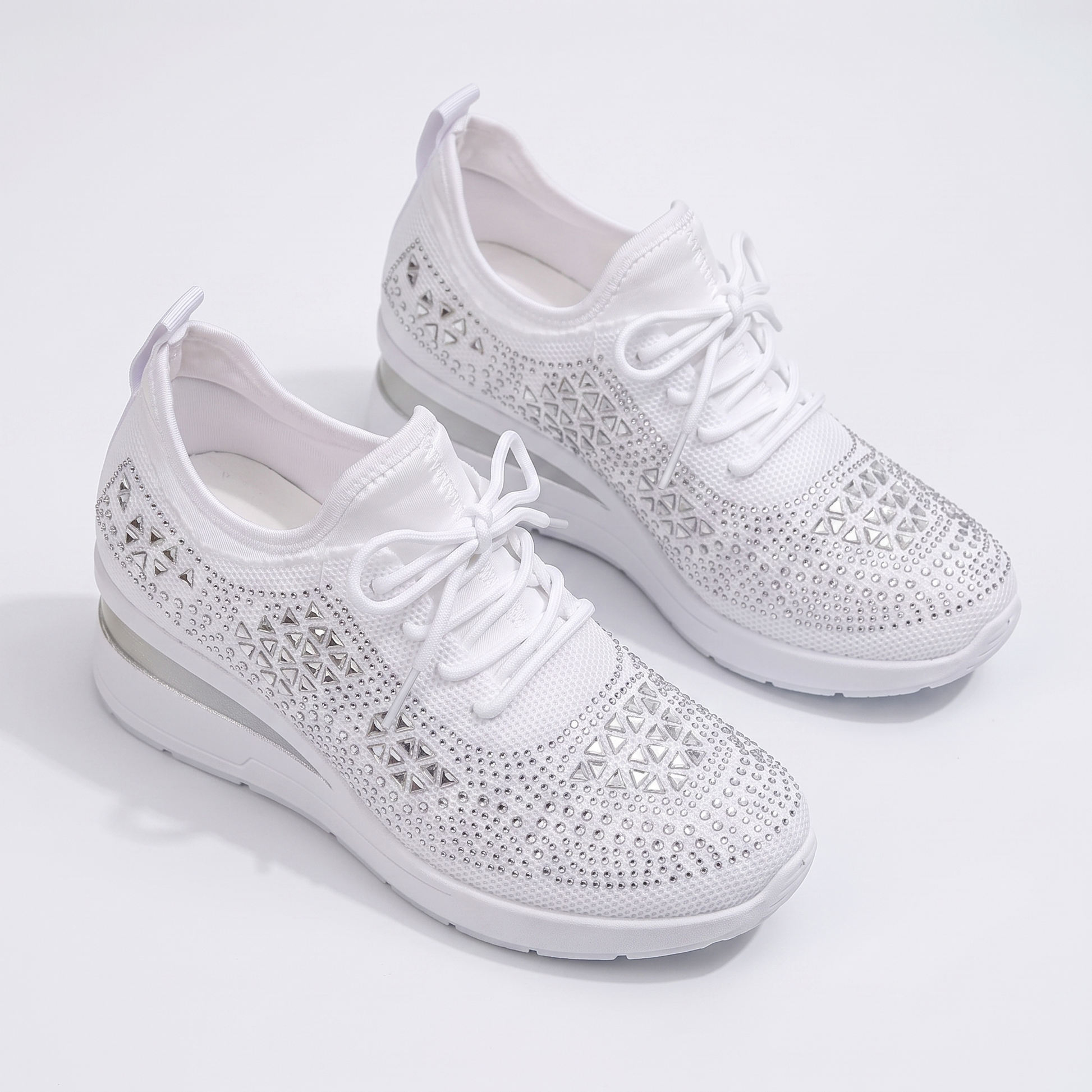 Sunoire alicia shoes 09 pair flatlay white