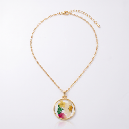 Sunoire non tarnish 18k gold plated korean bohemian pastoral small fragmented fashion dried flower charms pendant necklace for women 11 flatlay round fern daisy