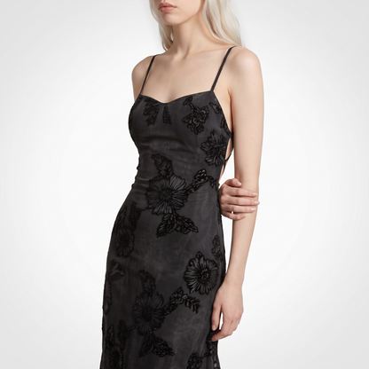 Sunoire 2026 fashionable elegant sexy maxi sleeveless ladies embroidered slim backless lace up long dress torso crop 01