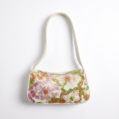 Sunoire bag 05 underarm girls 01 front