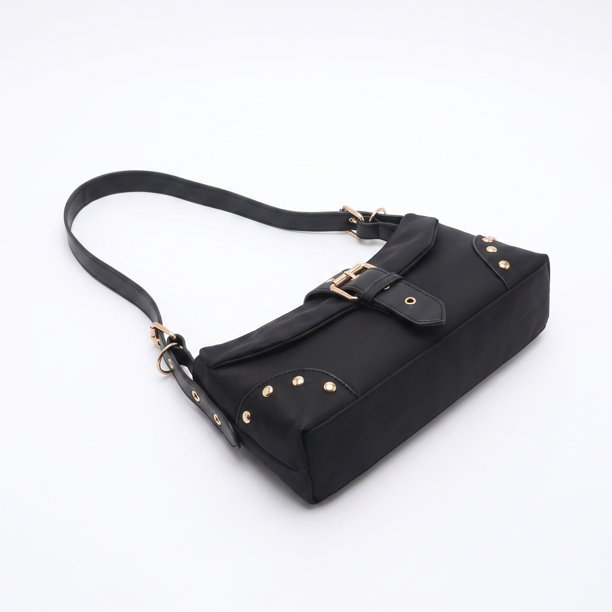 Sunoire bag 14 y2k studded shoulder 02 three quarter