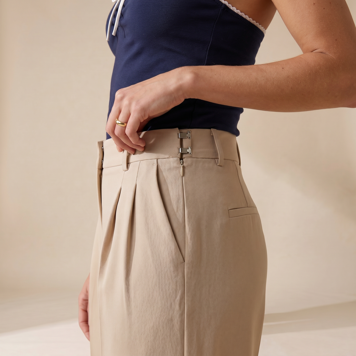 Sunoire bernice beige pleated pants bottom detail 01