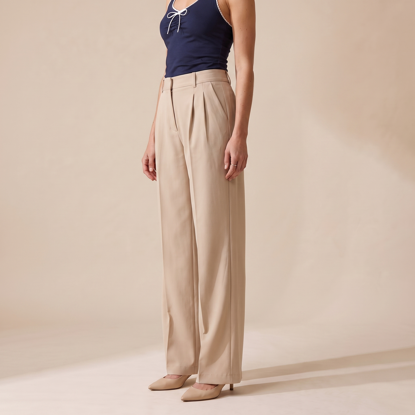 Sunoire bernice beige pleated pants bottom side crop 01