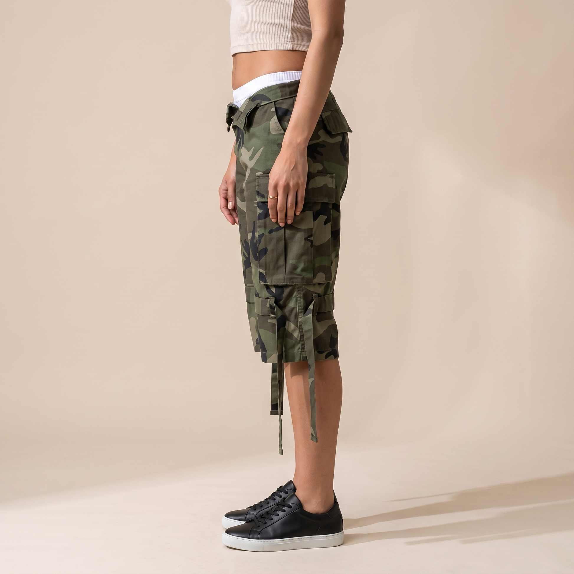 Sunoire bernice camo camo print shorts bottom side crop 01