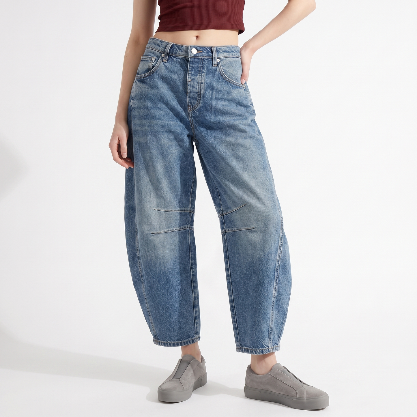Sunoire wide-leg barrel cargo jeans medium wash denim bottom front crop