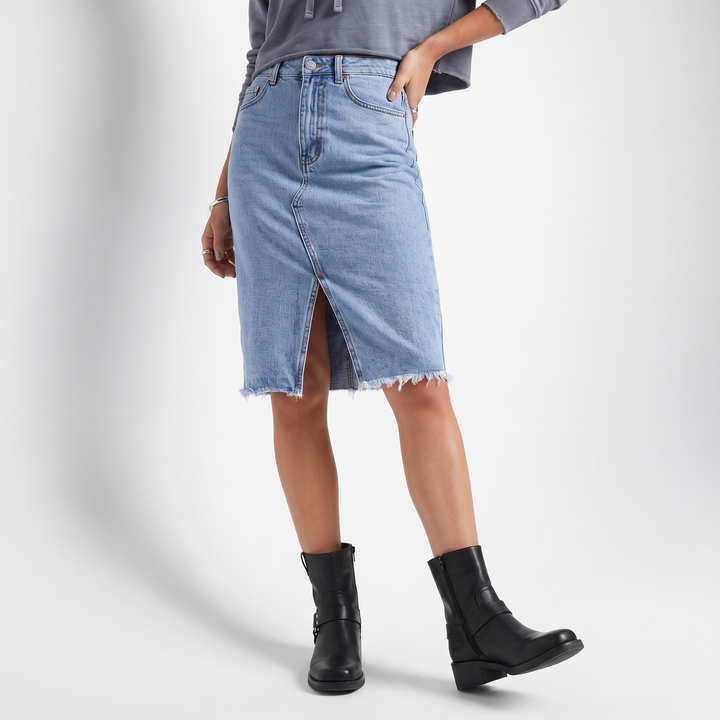 Sunoire casual denim midi skirt with front slit bottom front crop 01