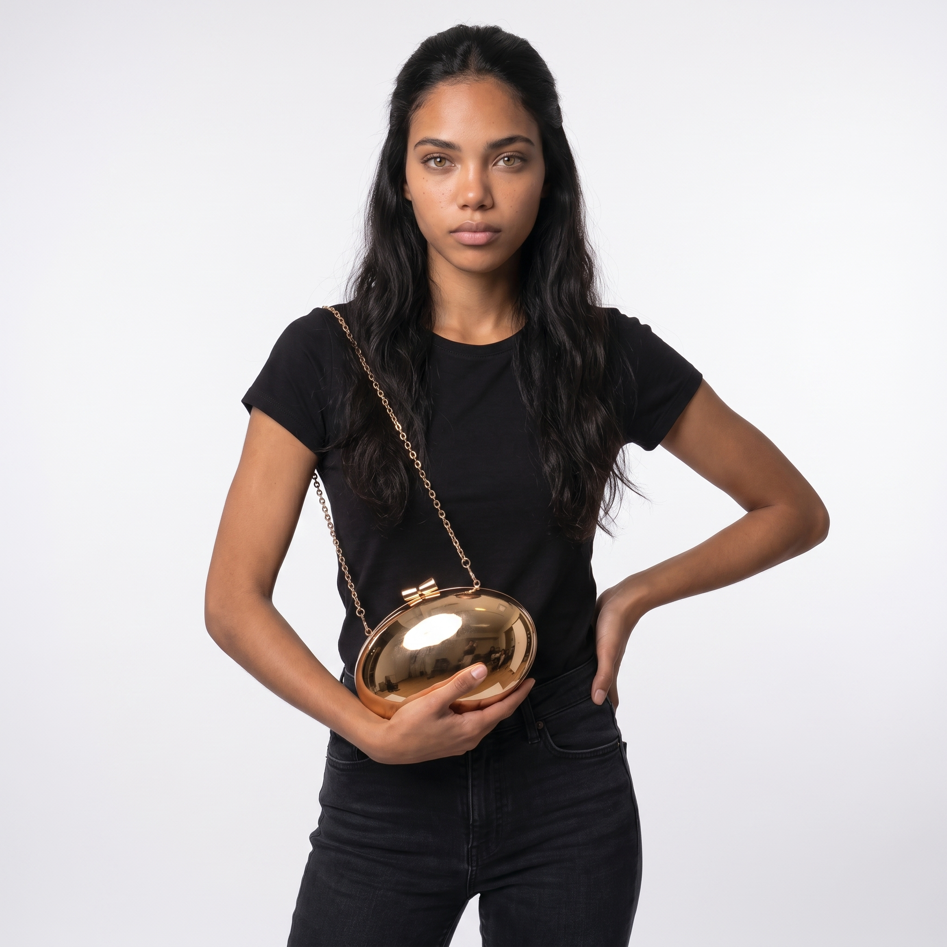 Sunoire celeste gold shell clutch bag 03 detail