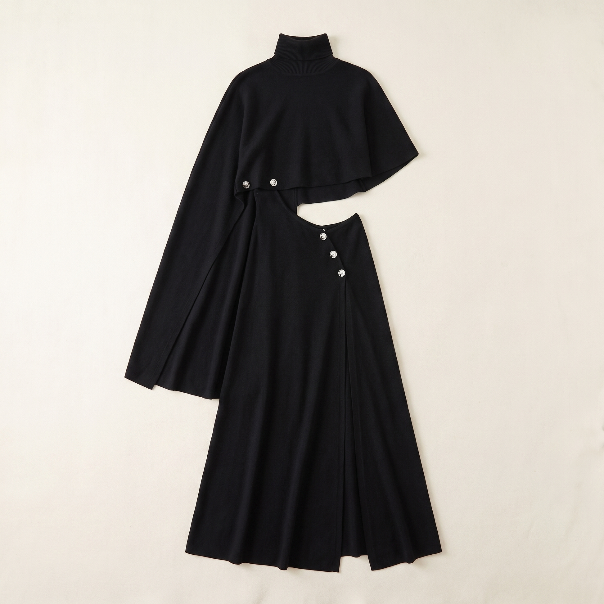 Sunoire chessa black set garment flatlay 01