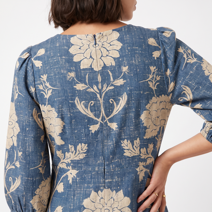 Sunoire cla womens blue boho vintage floral v neck pocket midi dress worn detail 01