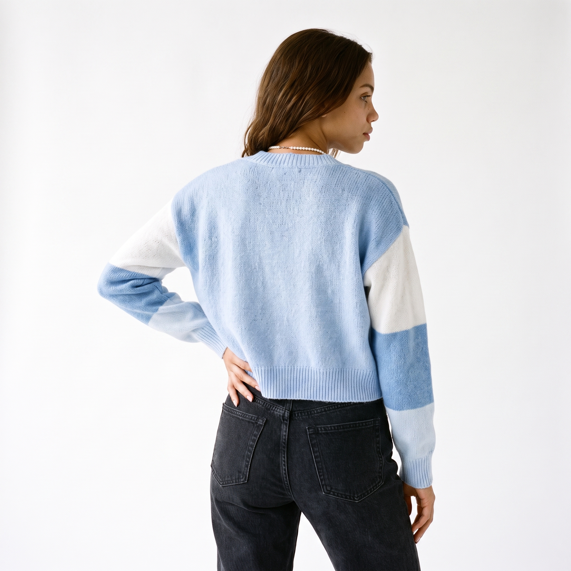 Sunoire cropped colour block cardigan top back crop 01
