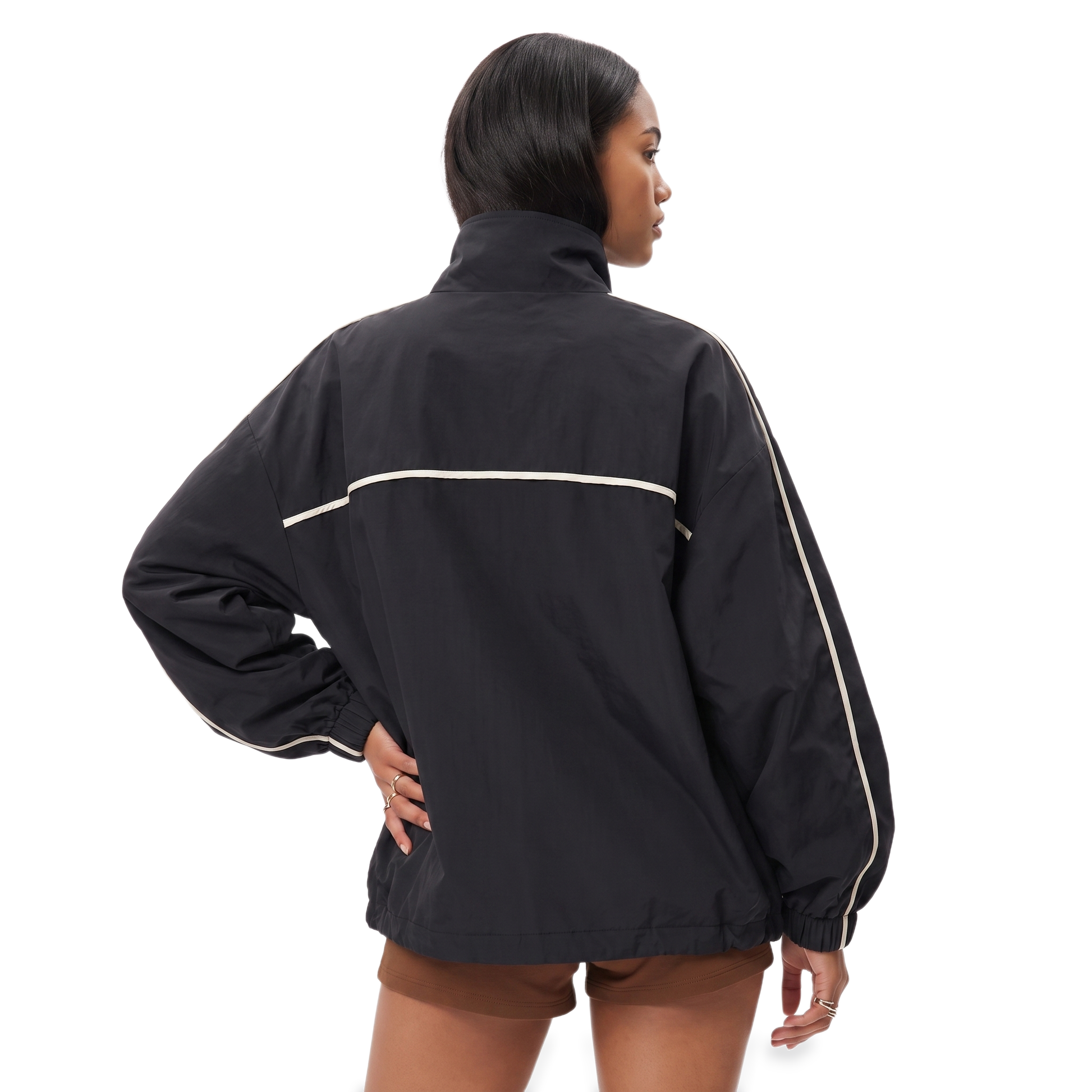 Sunoire black cropped trench jacket top back crop 01