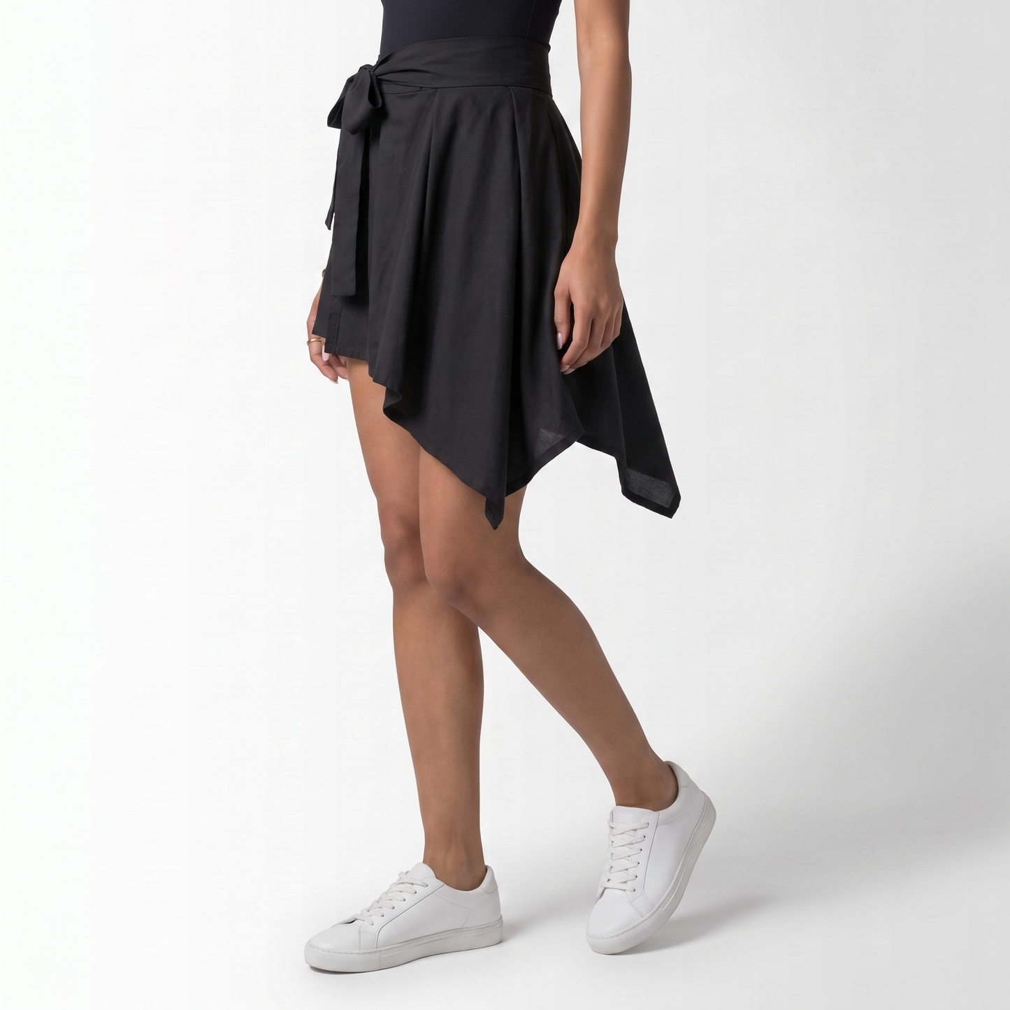 Sunoire daphne black skirt bottom crop 3q 01