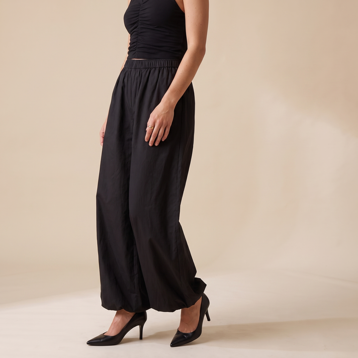 Sunoire elodie black cotton pants bottom front crop 01