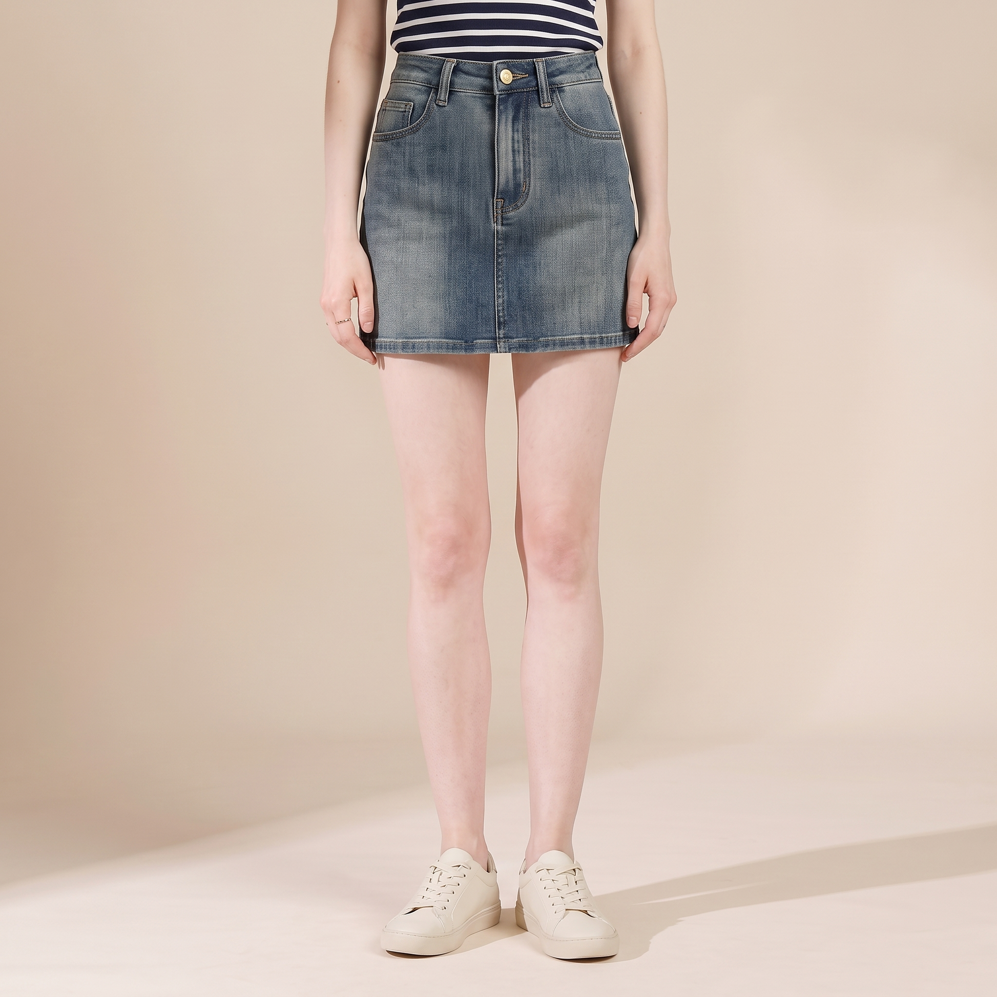 Sunoire elodie blue denim skirt bottom front crop 01