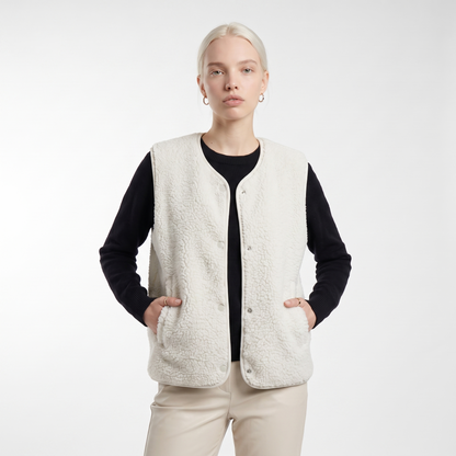 Sunoire elowen sherpa fleece comfort vest colorway white front crop 01