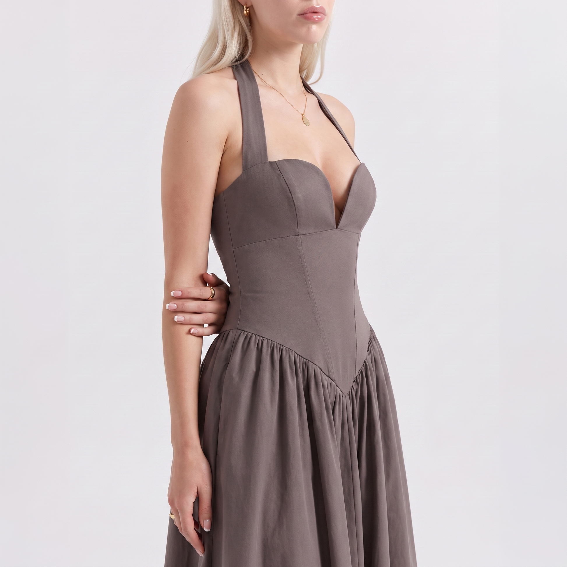 Sunoire fashionable elegant halter solid color sleeveless casual midi dresses women torso crop 01